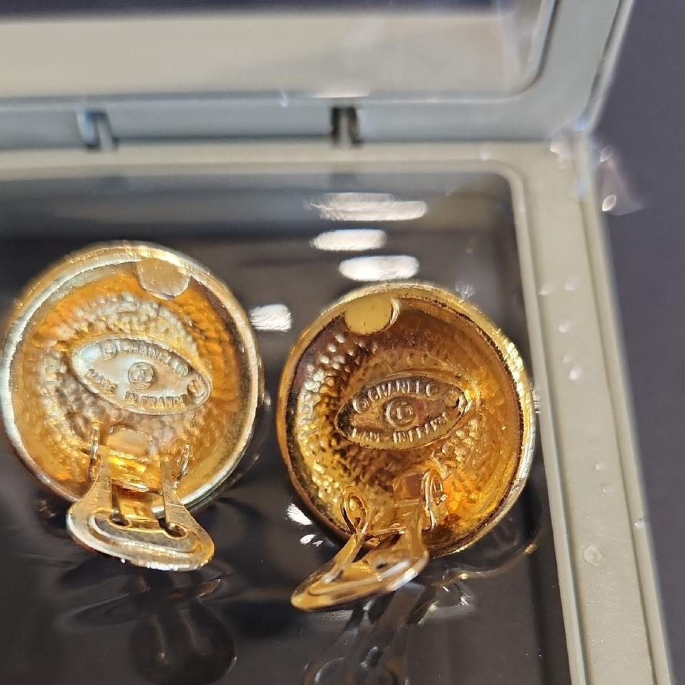 Chanel Gold And Faux Pearl Clipon Earrings - Picture 9 of 11